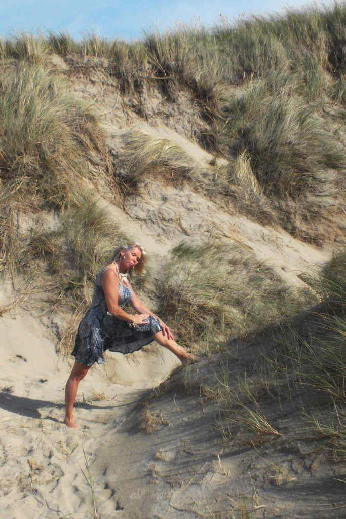 Model Alice in de duinen van Wijk aan Zee.