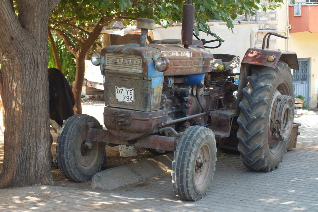 Bejaarde tractor in Turkije